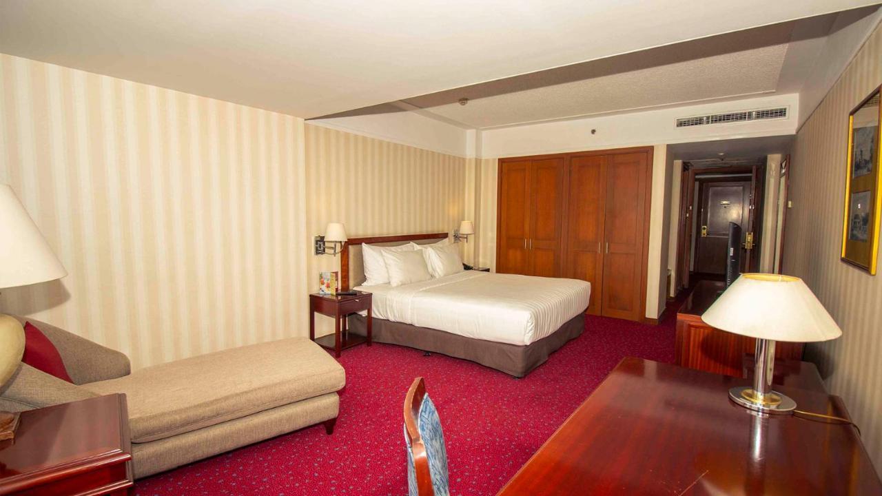 ג'קרטה Redtop Hotel & Convention Center מראה חיצוני תמונה